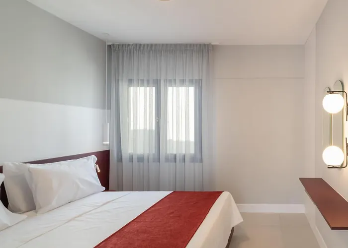 Evans Luxurious Apartment 3