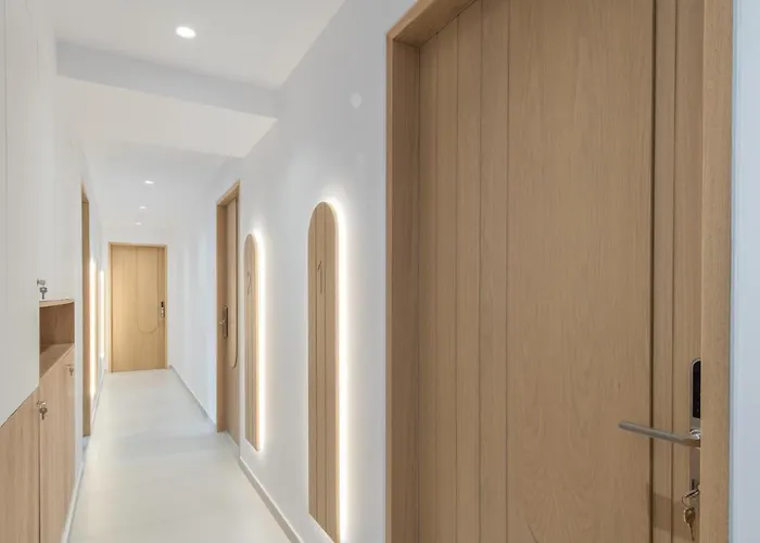 Evans Luxurious Apartment 3